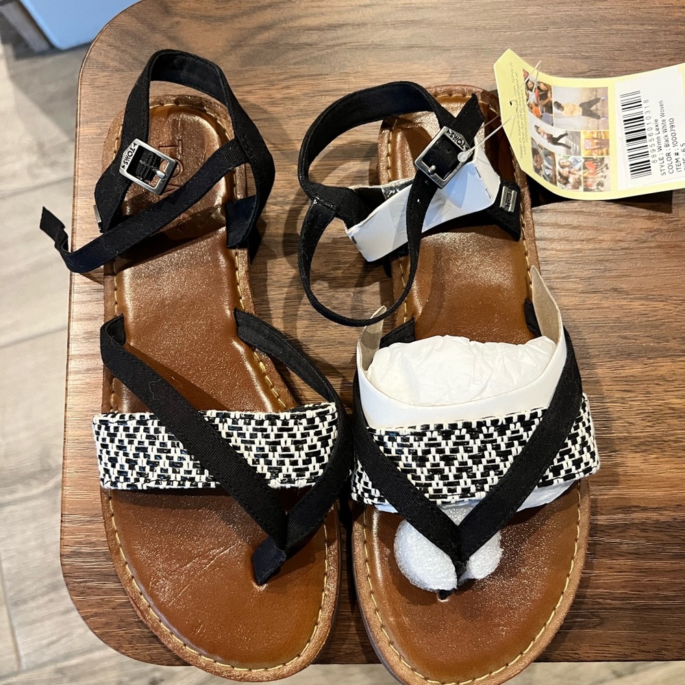 Toms sandals brand new
